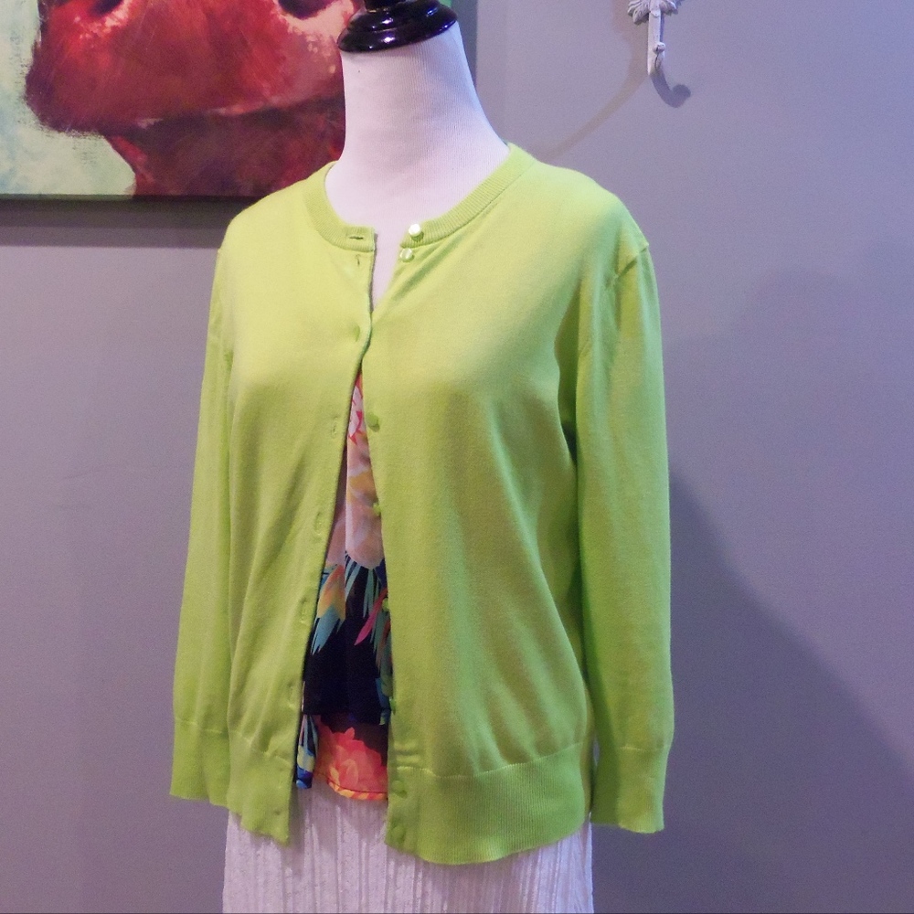 Crown & Ivy Lime Green Cardigan Size Medium